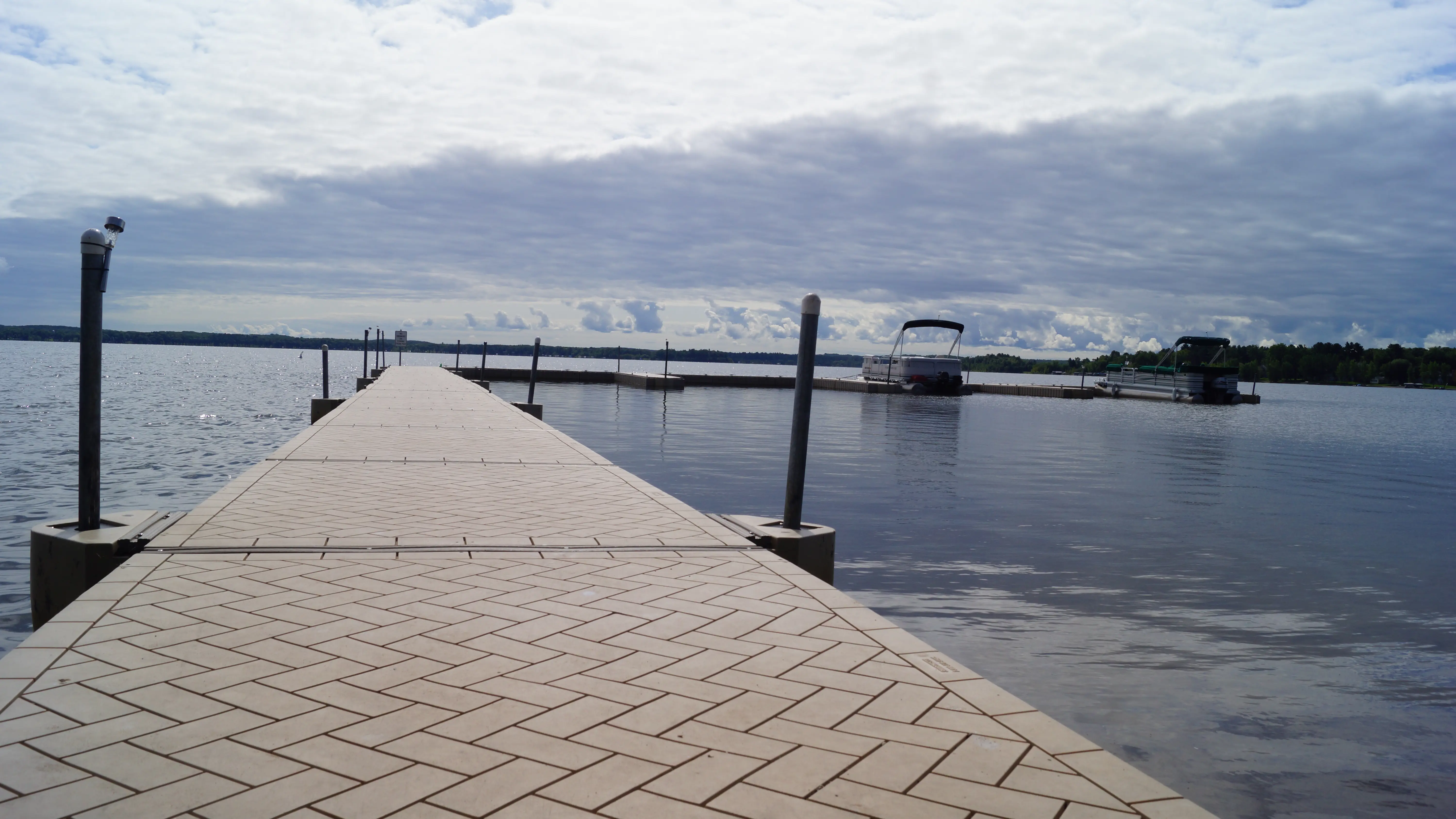 TanPolyDock_Marina_ShellLake (25).JPG